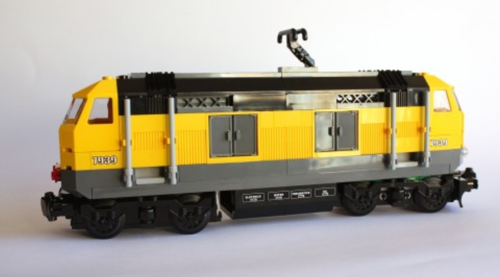 lego-7939-cargo-train-train-head-480x266.jpg