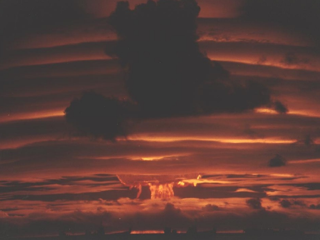 ScenicNuclearBombs_apacheb.jpg