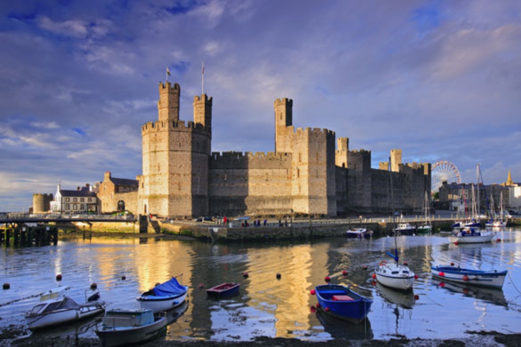 Caernarfon-Castle-Gwynedd-004.jpg