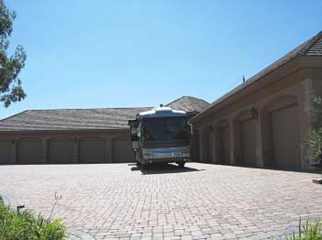 shanehouse01.jpg