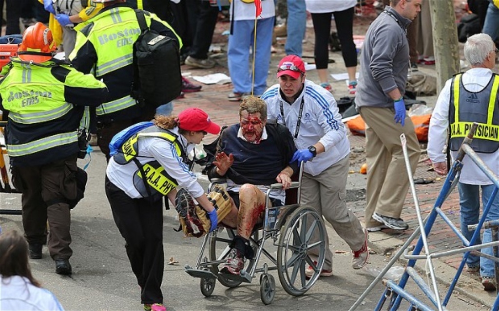 Boston_marathon_bo_2537210b.jpg