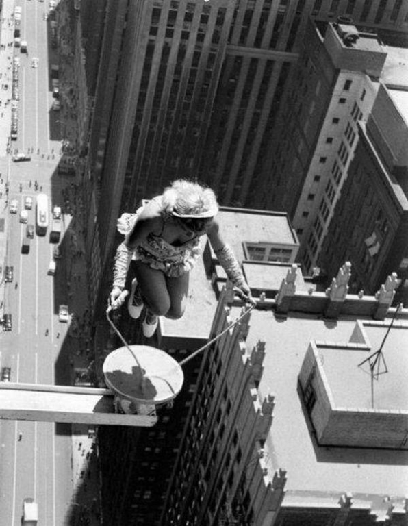 life_on_the_edge_chicago_195502.jpg