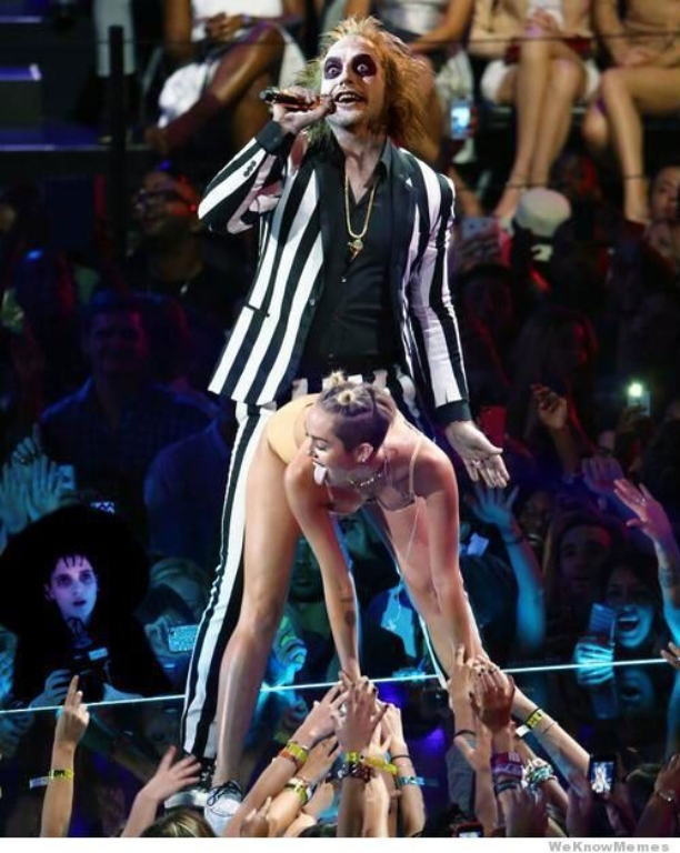 miley-cyrus-beetlejuice-vma-meme1.jpg