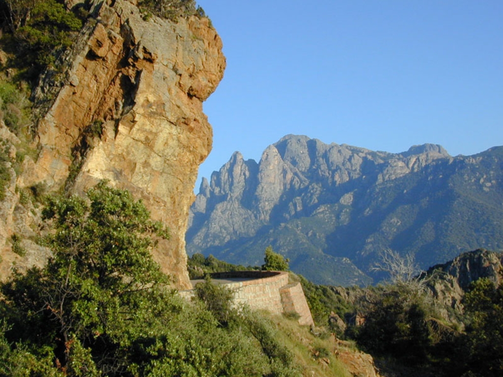 corsica_cliffs.jpg