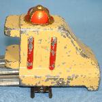 LIONEL_ELECTRIC_TRAINS_PREWAR_STANDARD_GAUGE_25_ILLUMINATED_TRACK_BUMPER_28R_RED_BULB_ON.JPG